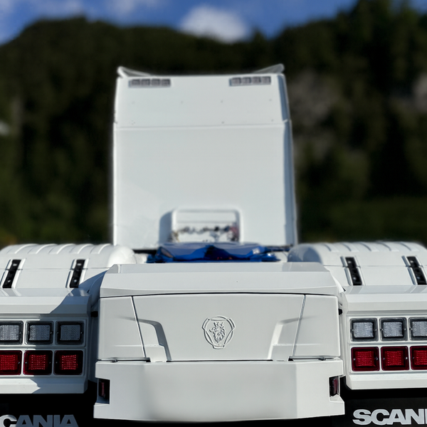 Battery box fairing lower Scania S/R Next Gen with headlight pockets