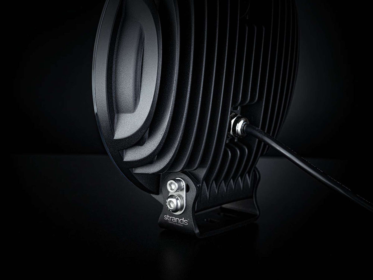 Strands Dark Knight Intense 9 Zoll LED-Fernscheinwerfer mit Positionslicht