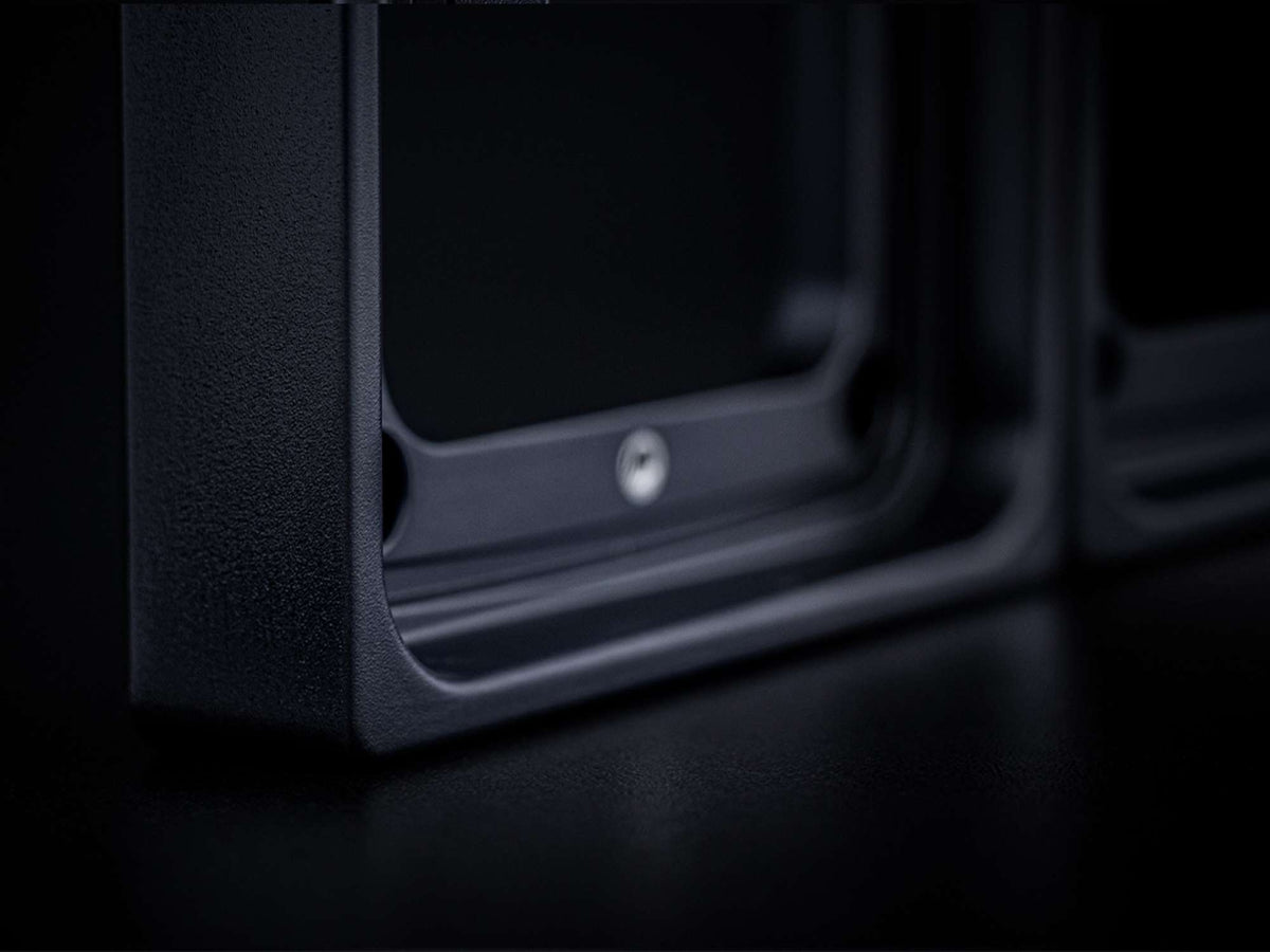 Montagerahmen für 4 IZE LED Rückleuchten quer, lackierbares ABS
