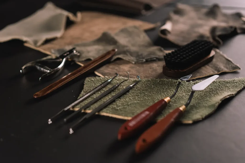 Equipment zur Lederreparatur- und Pflege